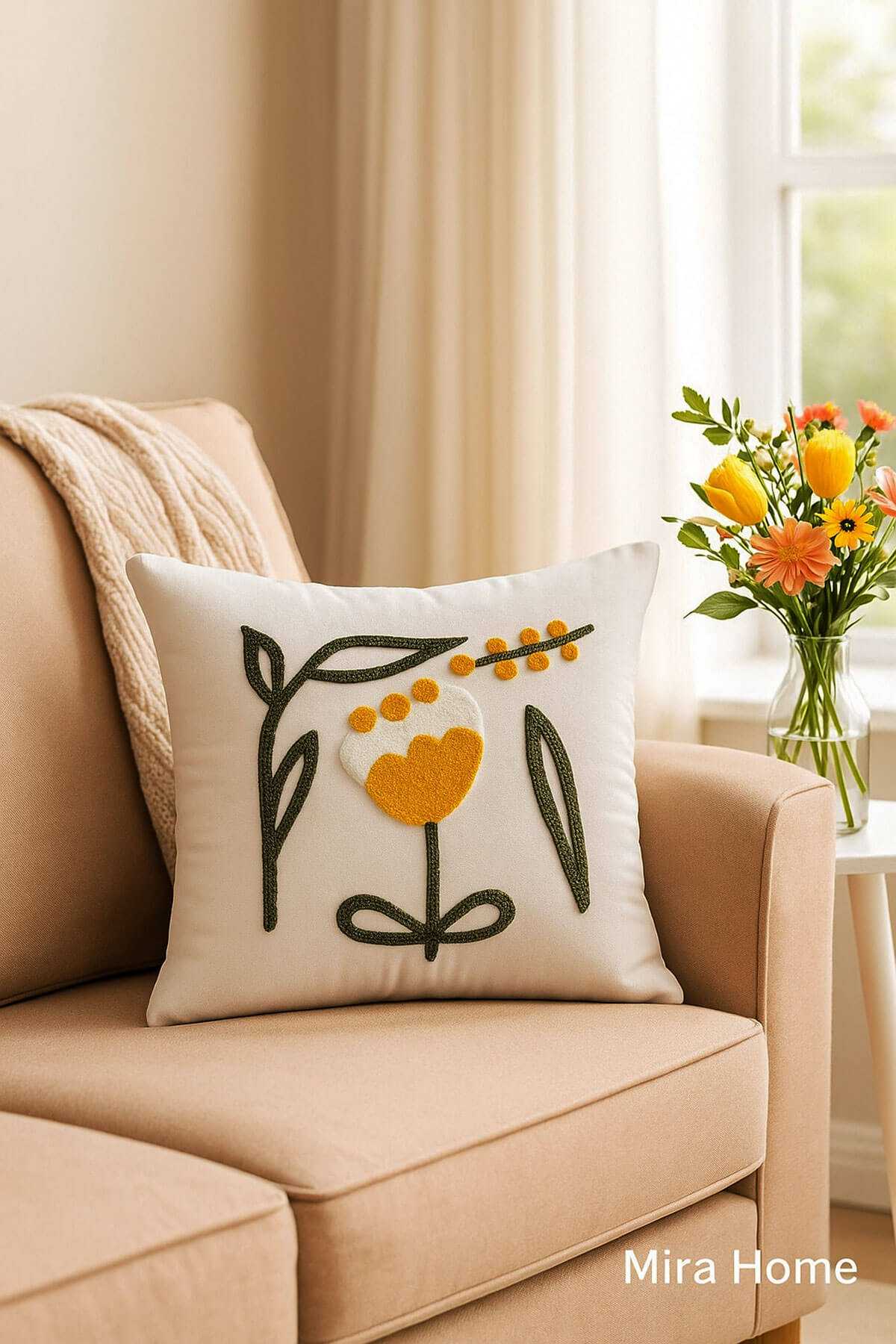 Mira Home Dekoratif Punch Sarı Lale Nakışlı Kırlent Kılıfı resmi