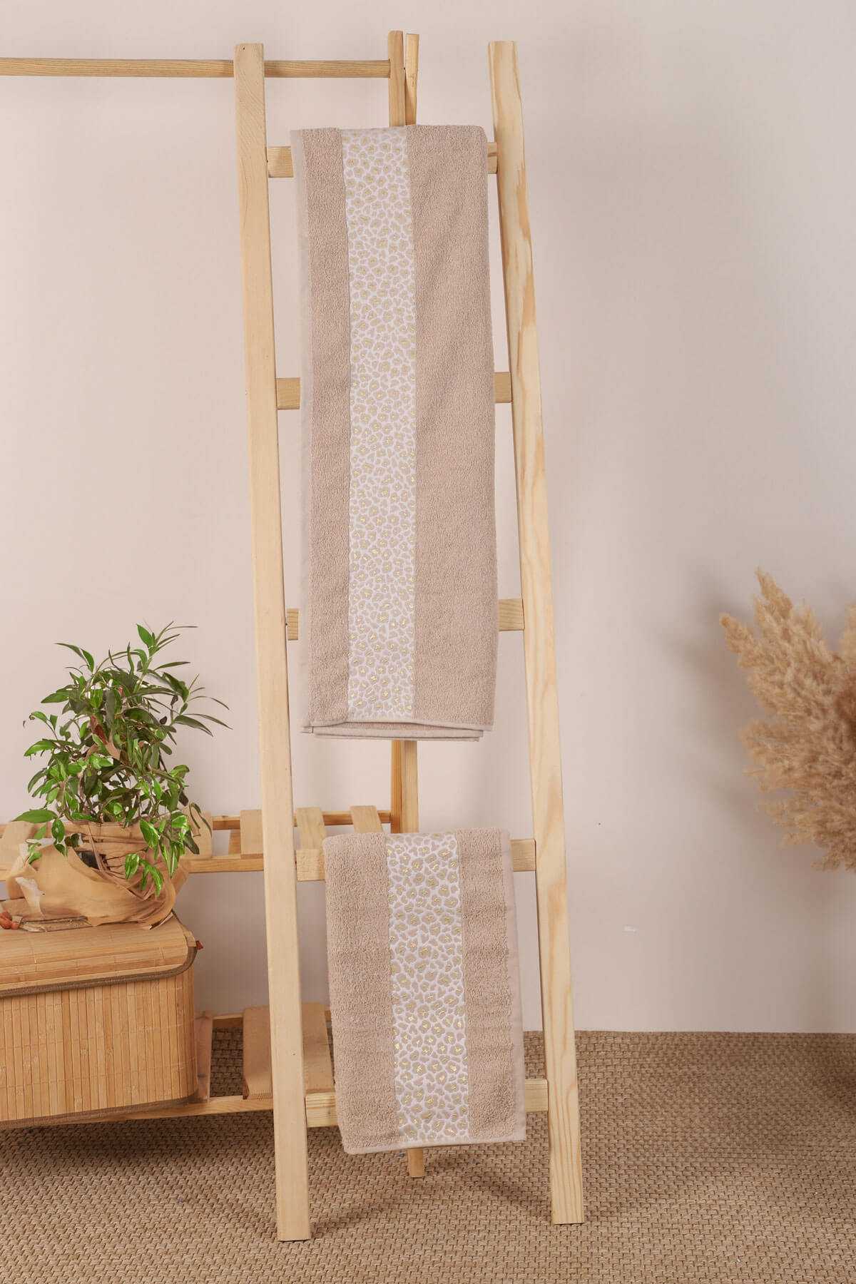 2 Parça %100 Pamuklu Banyo Havlu Seti Leopar Desen Bej resmi