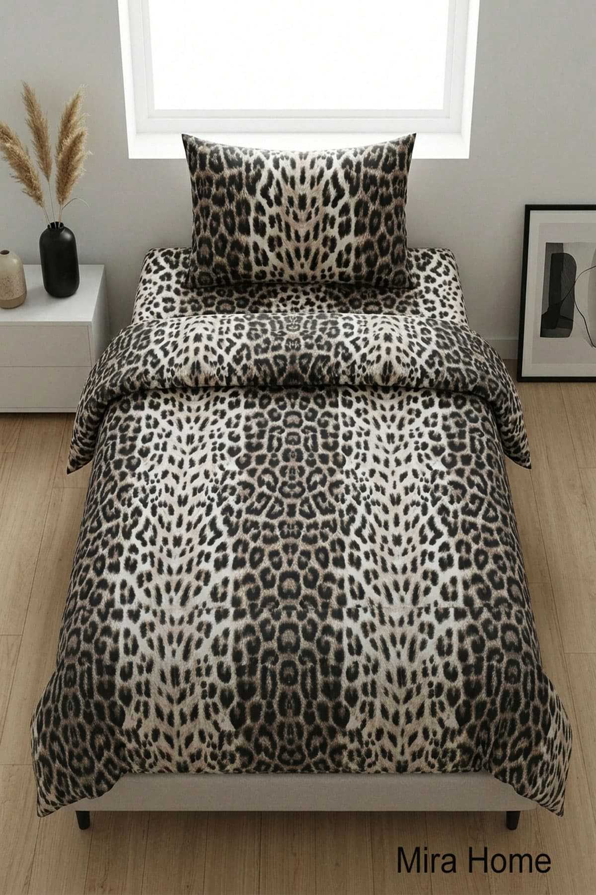 Leopar Desenli Pamuklu Lastikli Çarşaflı Tek Kişilik Nevresim Takımı (100x200 Cm) resmi
